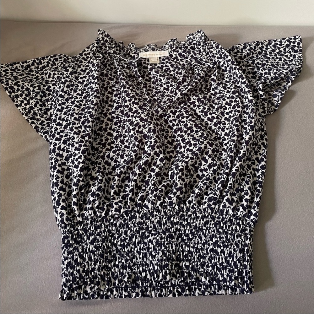 V NECK SMOCKED WAIST BLOUSE